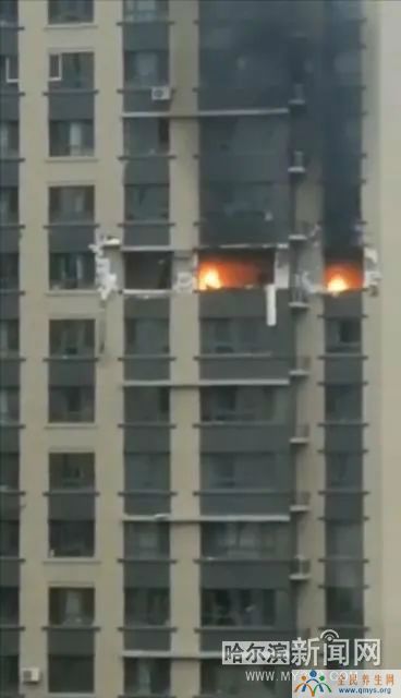 哈尔滨一22层民宅燃气爆炸 一男子坠楼不幸身亡