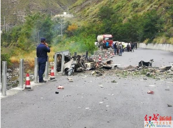 四川阿坝黑水县一直升机坠落 已找到3名男性尸体(图)
